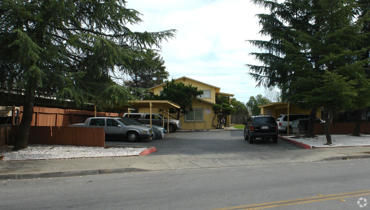 Building Photo - 7530 Rogers