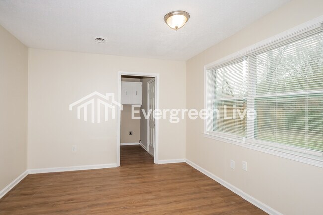 Building Photo - 3926 Kerwin Dr