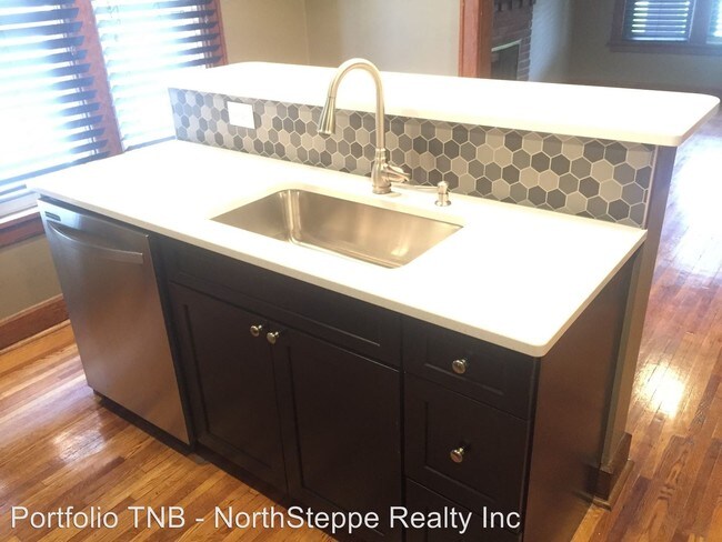 Foto del edificio - 4 br, 2.5 bath Apartment - 425 E 15th Avenue