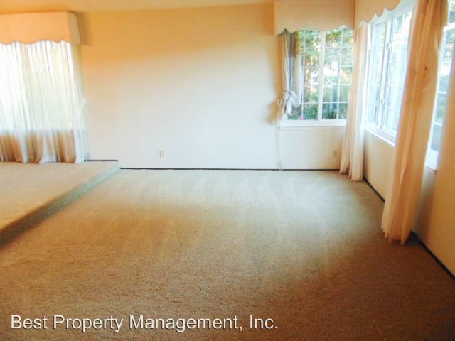 Building Photo - 32735 Downieville St