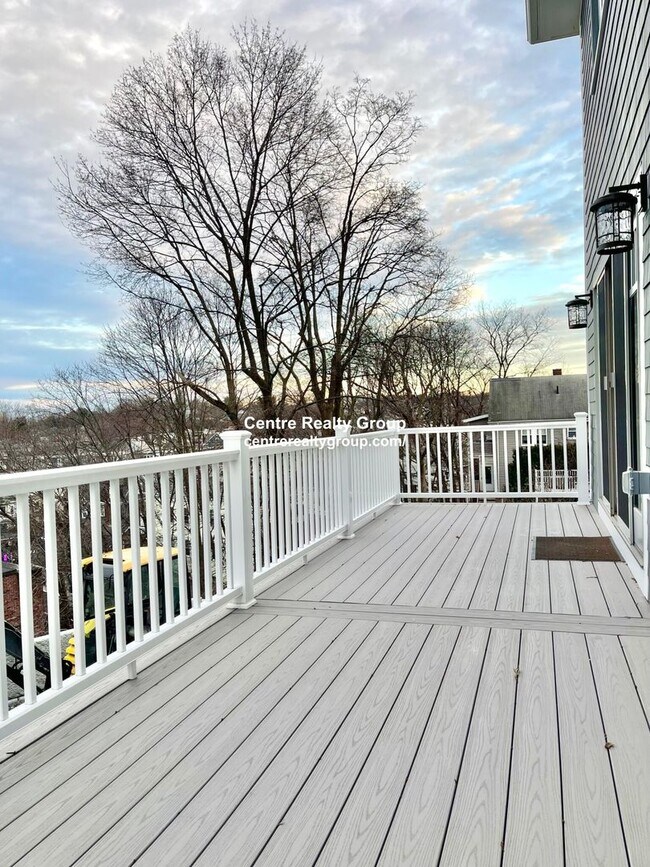 Foto del edificio - Brighton 4 Bed Available 9/1/25