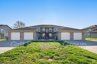 Building Photo - 519 Sky Vue Dr