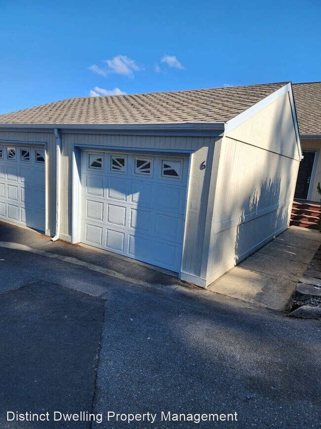 Building Photo - 2 br, 1.5 bath House - 6 NW Mountain View ...