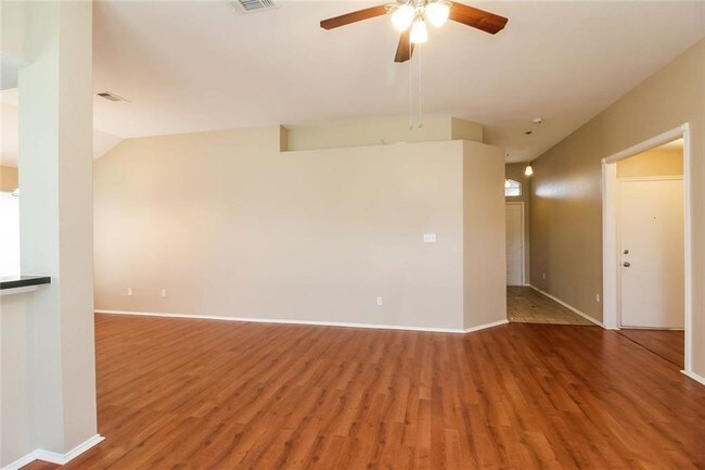 Foto del edificio - 2140 Waterfield Ct