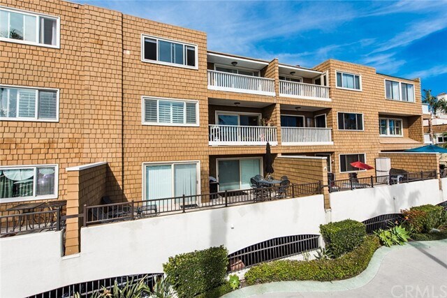 Building Photo - 600 E Oceanfront