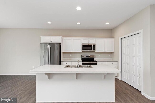 Building Photo - 113 Stickley Dr