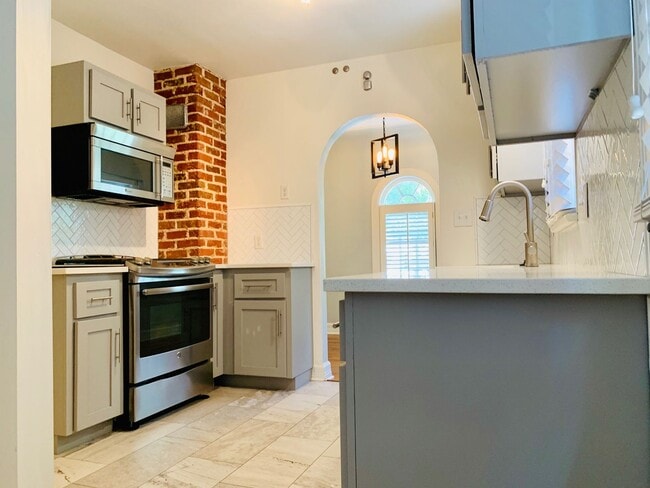 Building Photo - Beautiful 2BD 2BA Home in Edgemere Park!!!