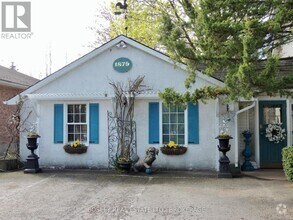 Building Photo - 1879 Lakeshore Rd