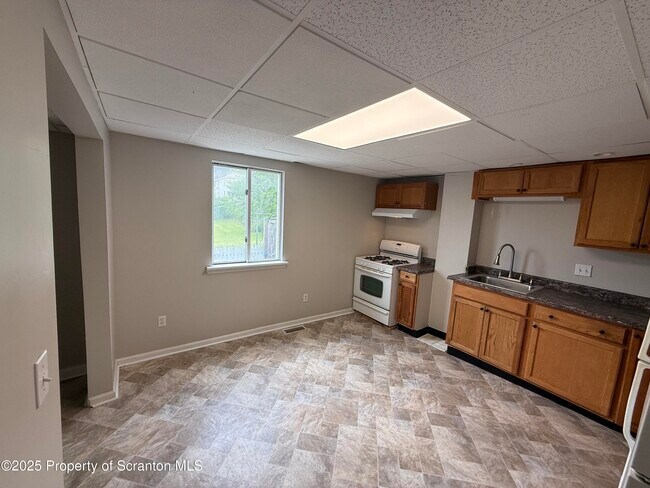 Building Photo - 505 Cayuga St