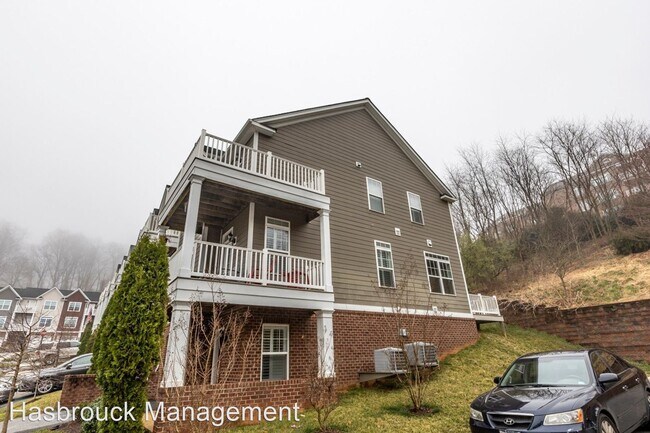 Building Photo - 3 br, 2.5 bath House - 1604 Kempton Place