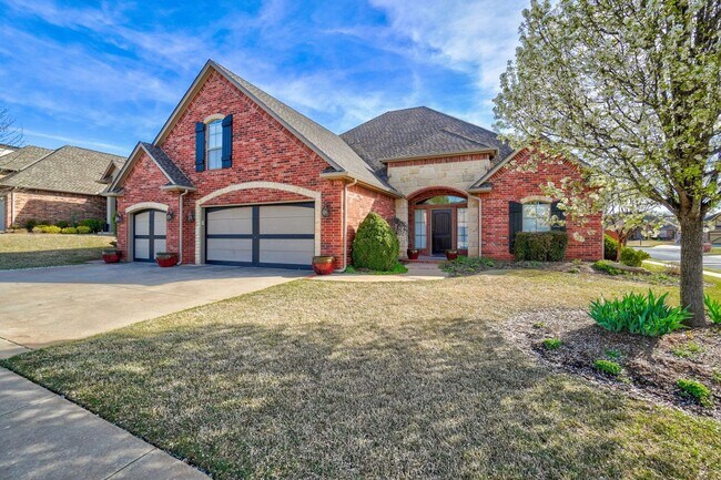 Foto del edificio - Bright & Spacious 3-Bed, 3.5 Bath Corner-Lot Home in Deer Creek Schools with Chef’s Kitchen & Bon...