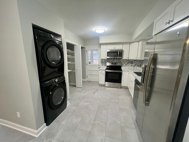 Foto del edificio - Lovely 3 Bedroom / 2 Bathroom Renovated Ranch Home for Rent