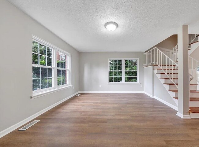 Foto del edificio - 1702 Elbert Dr