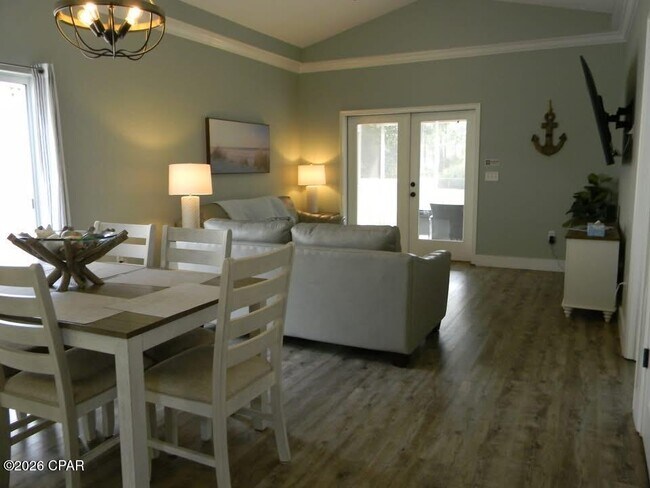 Foto del edificio - 1412 Country Club Rd