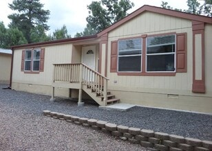 Building Photo - 841 S 11th Dr