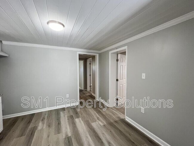 Foto del edificio - 871 W 11th St