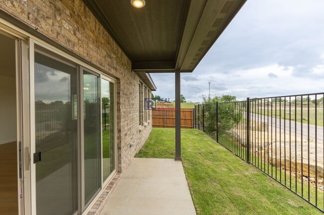 Building Photo - Beautiful 4 Bedroom Home with Covered Patio & Hill Country Views