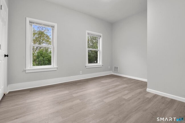 Foto del edificio - 20 Waverly St