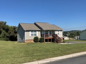 Building Photo - 1152 Barker Dr