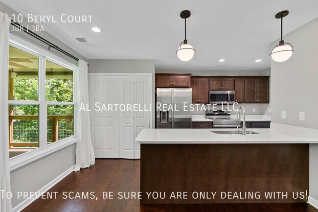 Building Photo - 10 Beryl Ct