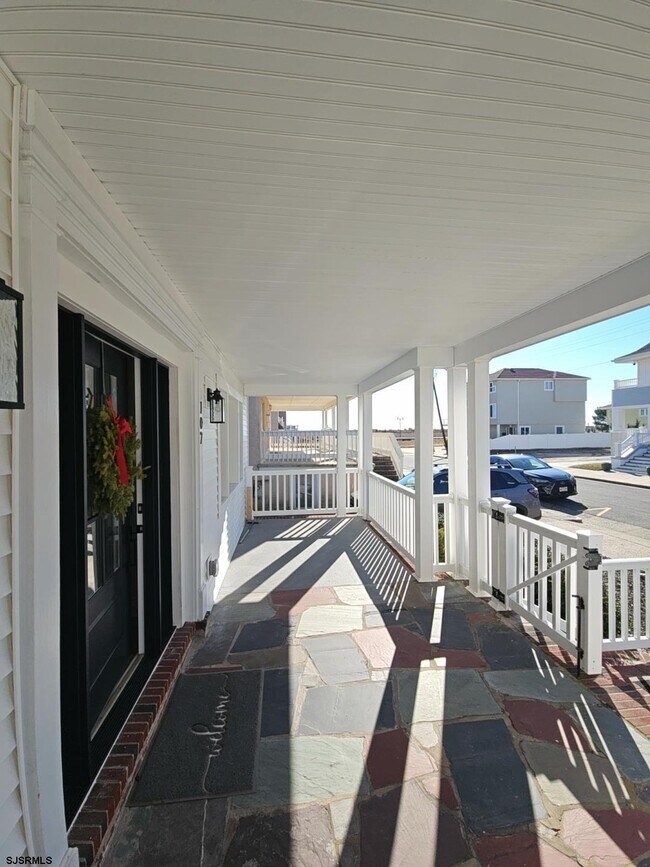 Building Photo - 107 S Dover Ave