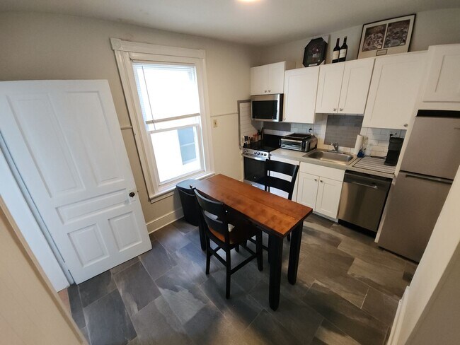 Foto del edificio - Great Location Conshy Apartment w/Central ...