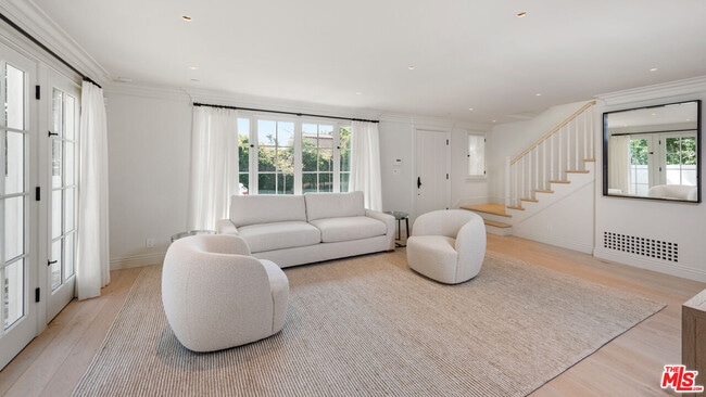 Building Photo - 9561 Charleville