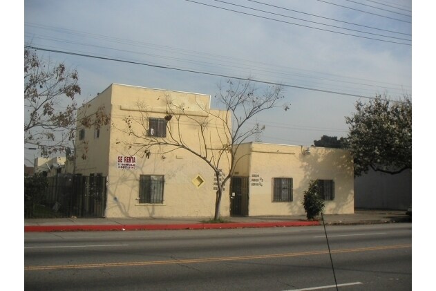 Foto del edificio - 10606-10608 Avalon Blvd