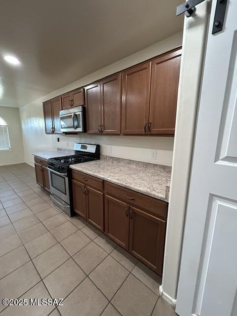 Building Photo - 2011 W Mountain Pointe Dr