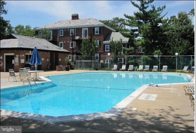 Building Photo - 4914 29th Rd S