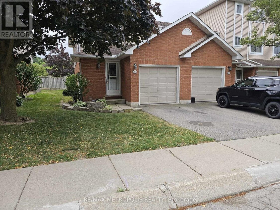 Primary Photo - 386-386 Highland Rd W
