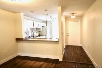 Building Photo - 8121 SW 21st Ct