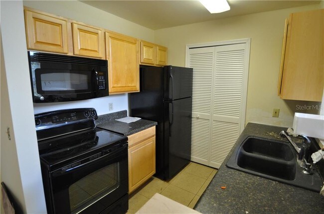Building Photo - 6178 Westgate Dr