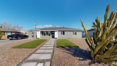 Building Photo - 3714 E Amelia Ave