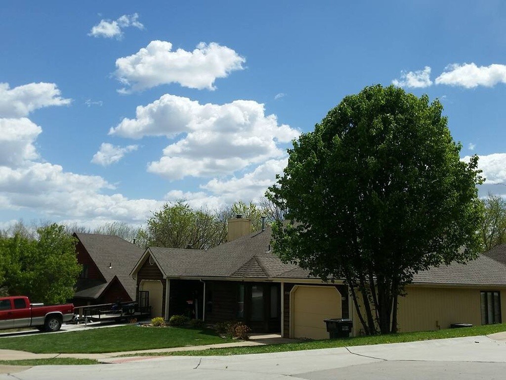 200 Summertree Ln, Lawrence, KS 66049 Townhouse for Rent in Lawrence