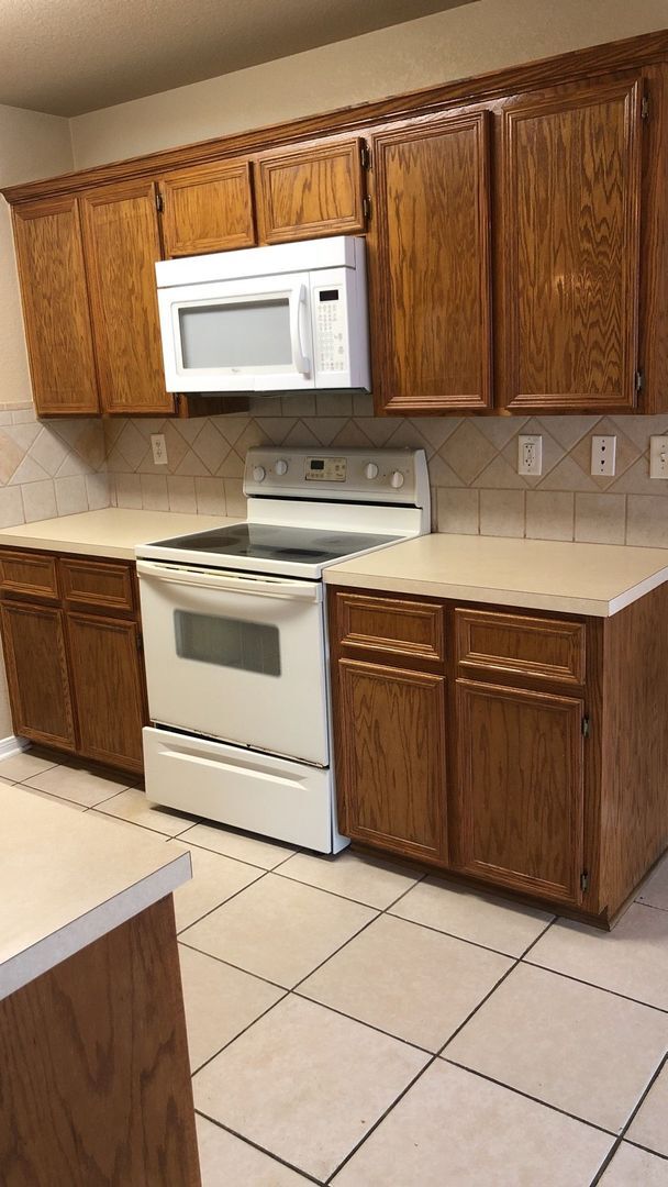 Foto del edificio - 5010 Heather Ln