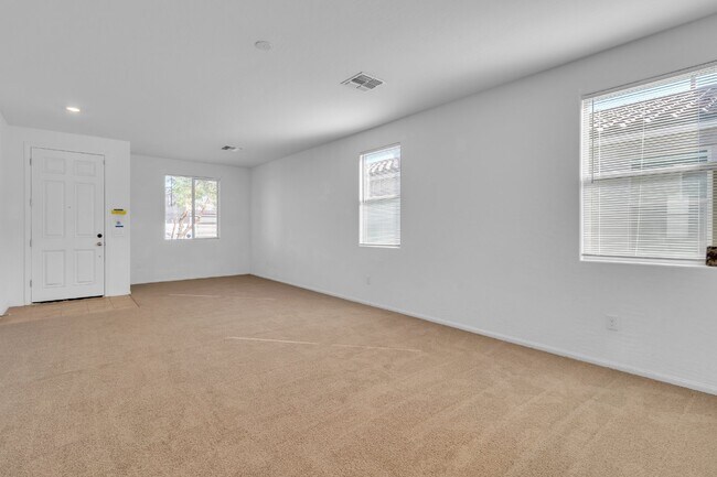 Foto del edificio - 6919 Feather Hl St