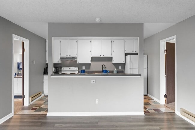 Building Photo - Prime CSU Campus West Living – 2 Bedrooms with Private Baths