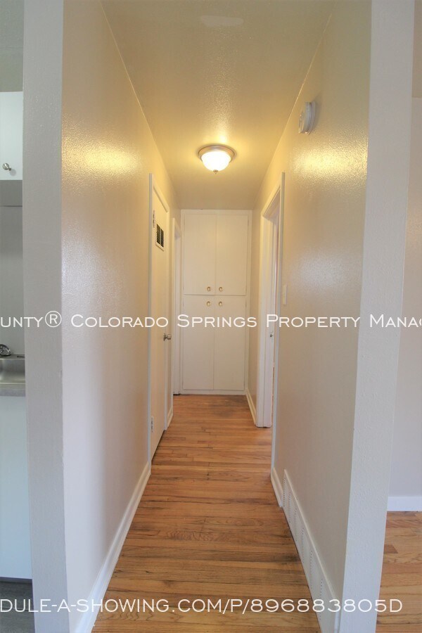 Building Photo - 1707 Metzler Pl