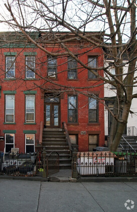 Primary Photo - 742 Lafayette Ave