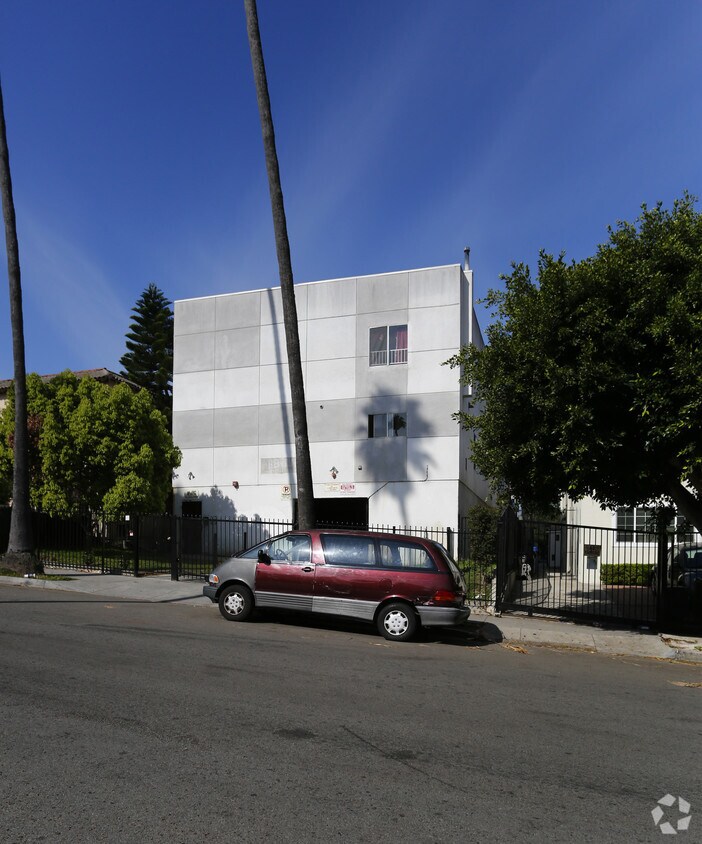 Primary Photo - 917 S Mariposa Ave