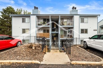 Building Photo - 13087 W Cedar Dr