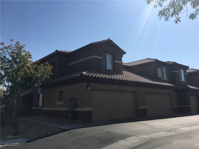 Building Photo - 6868 Sky Pointe Dr