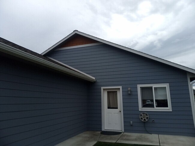 Foto del edificio - 1803 Clearview Point Dr