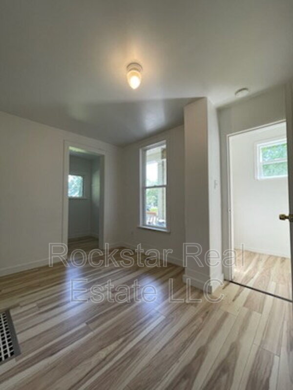 Foto del edificio - 1420 E 16th Ave