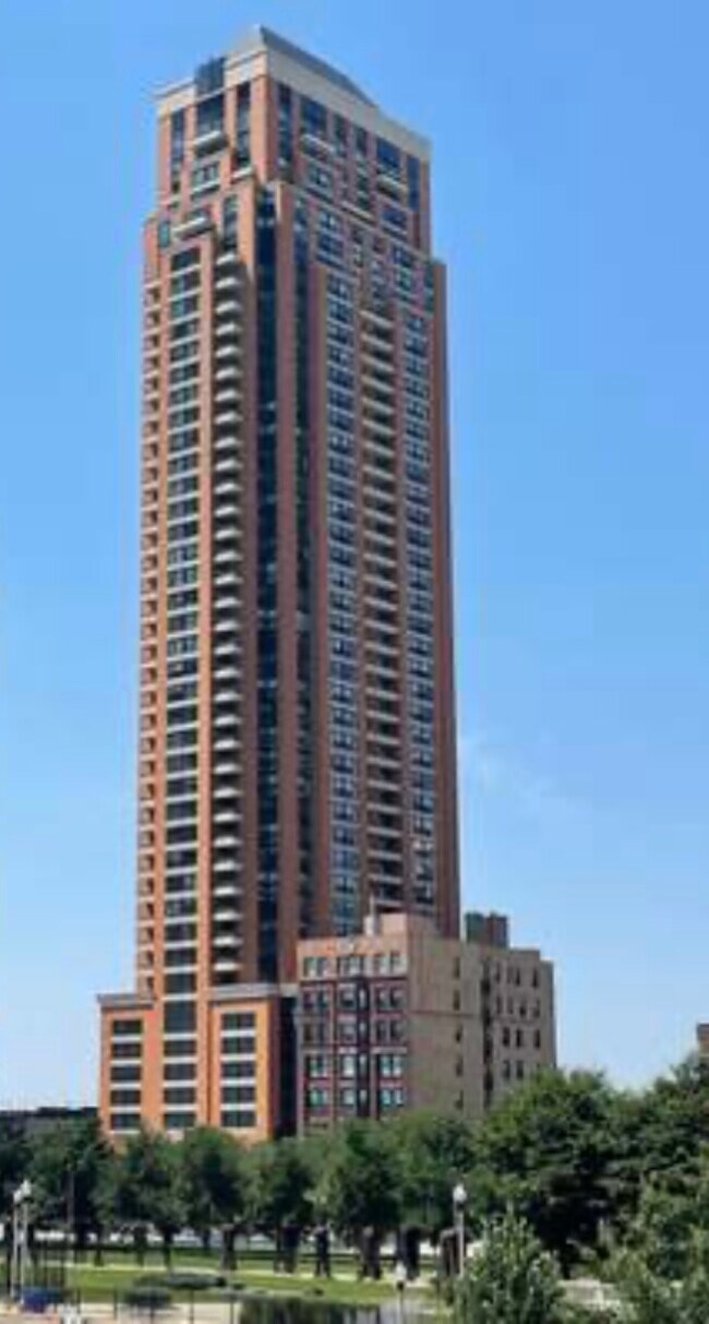 1160 S. Michigan Ave - 1160 S Michigan Ave