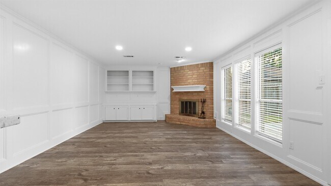 Foto del edificio - 2715 Wild Ridge Dr