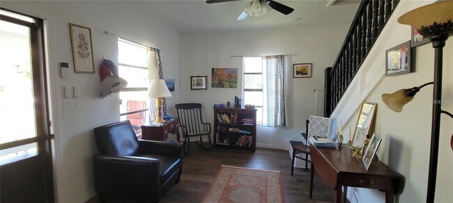 Foto del edificio - 416 W Howry Ave