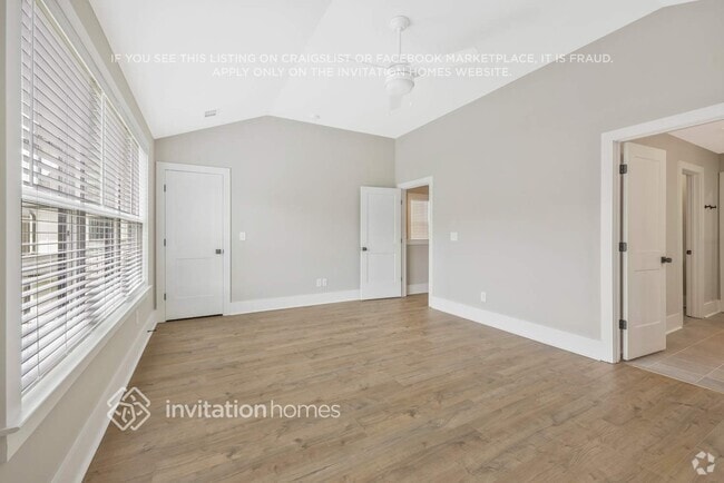 Building Photo - 647 Vernon Ave
