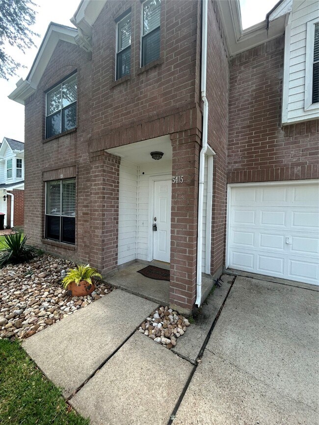 Building Photo - 5415 W Harrow Dr